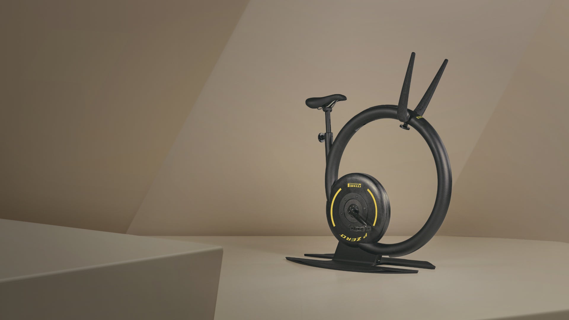 ESSENTIAL One Pirelli