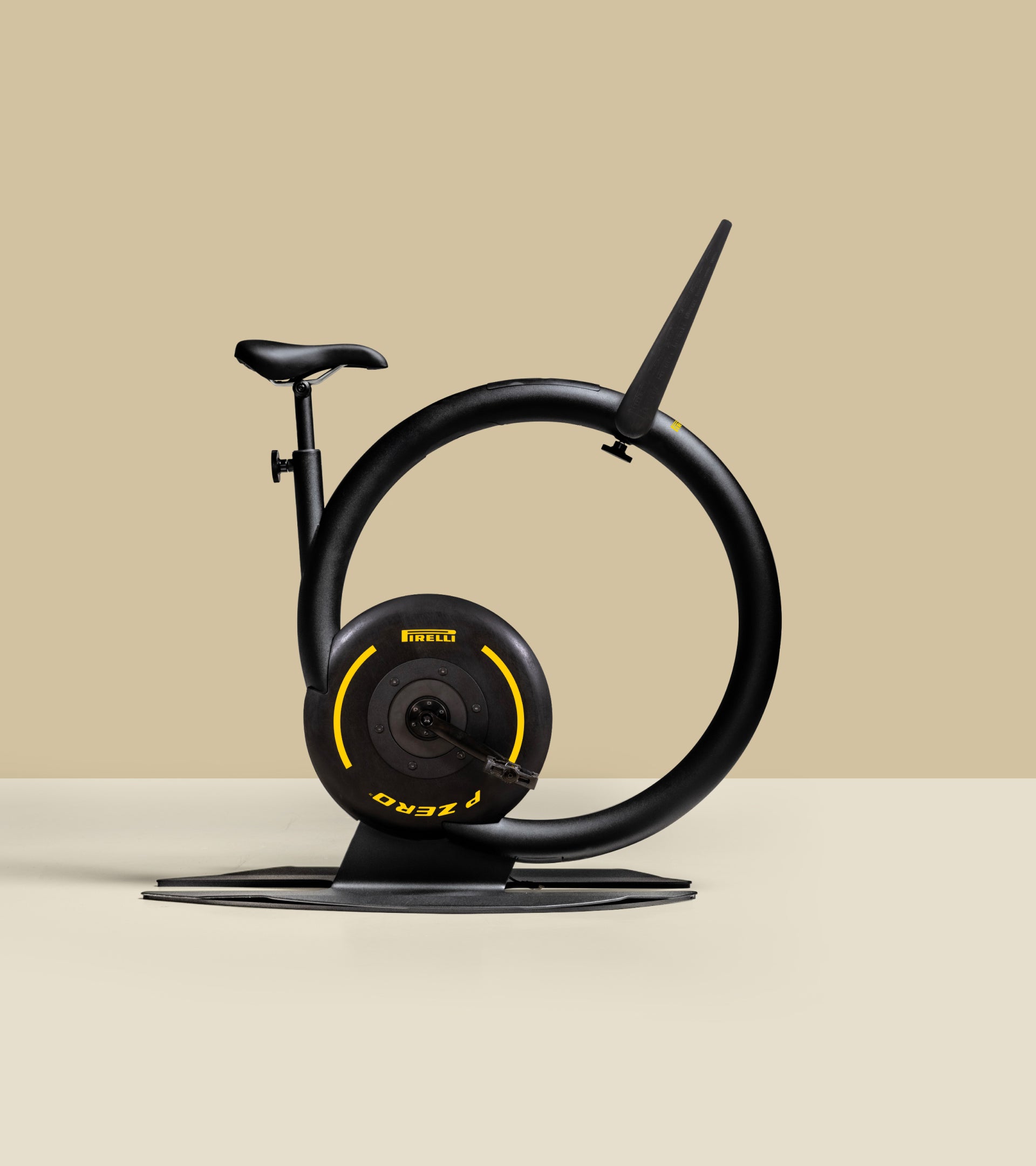 ESSENTIAL One Pirelli